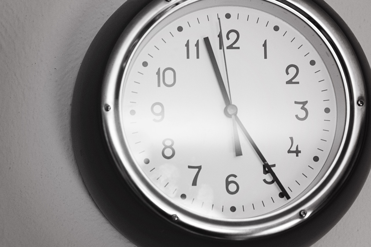 clock, timepiece, seconds, minutes, vintage, clock face, deadline, alarm, countdown, time, hours, punctual, schedule, gray time, gray clock, gray schedule, countdown, countdown, punctual, punctual, punctual, punctual, punctual, schedule, schedule, schedule, schedule